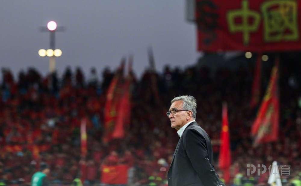 罗甲焦点战,加拉茨钢铁,激战,bet365官网,中文bet365,bet365最新网址